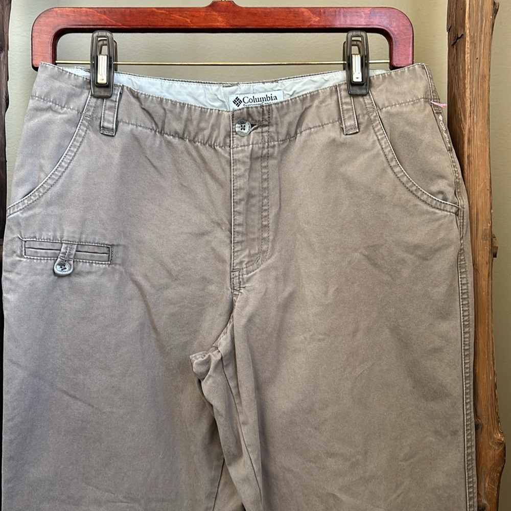 Columbia Women’s Khaki Pants Size 6 - Picture 2 of 9